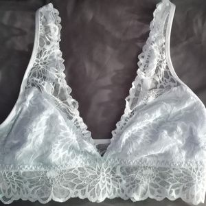 Victoria's Secret Baby Blue lace bra-M